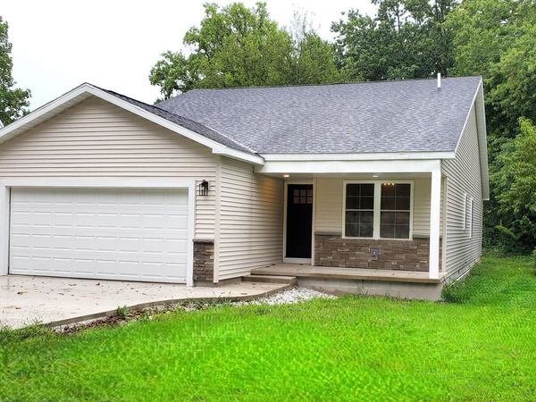 303 E Washington Street, Kentland, IN 47951