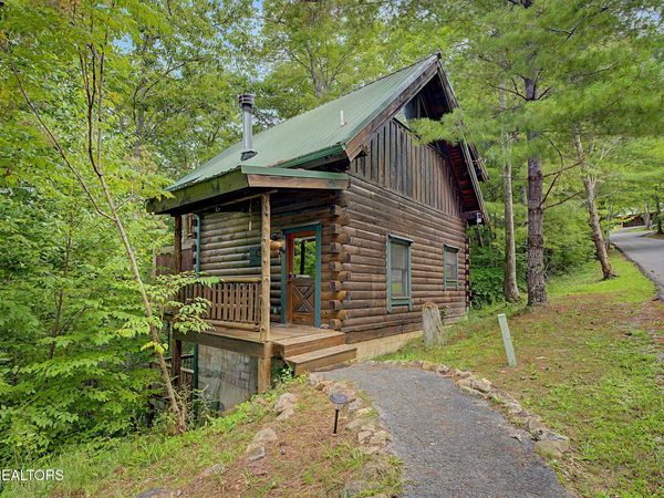3039 Brothers Way, Pigeon Forge, TN 37862