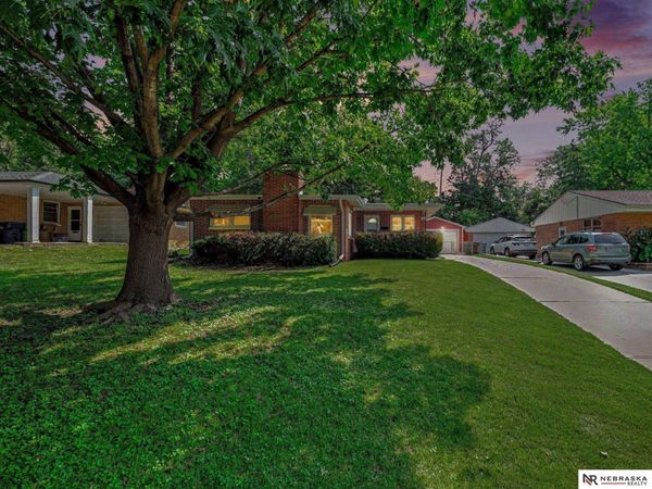2009 Calhoun Street, Bellevue, NE 68005