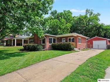 2009 Calhoun Street, Bellevue, NE 68005