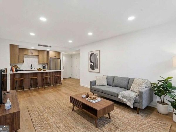 2965 Pharr Court South NW, Unit 118, Atlanta, GA 30305