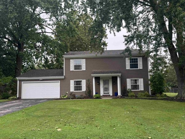 1343 Riding Mall Drive, South Bend, IN 46614