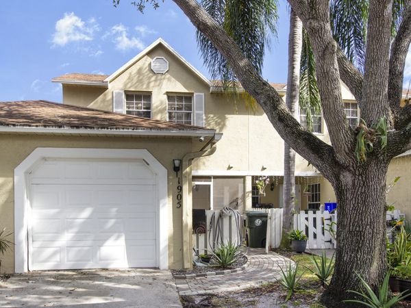 1905 MAPLEWOOD Drive, Greenacres, FL 33415