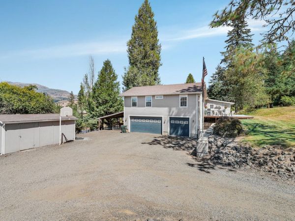 216 Terrace Drive, Glide, OR 97443