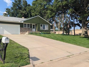5152 Ohern Street S, Omaha, NE 68117