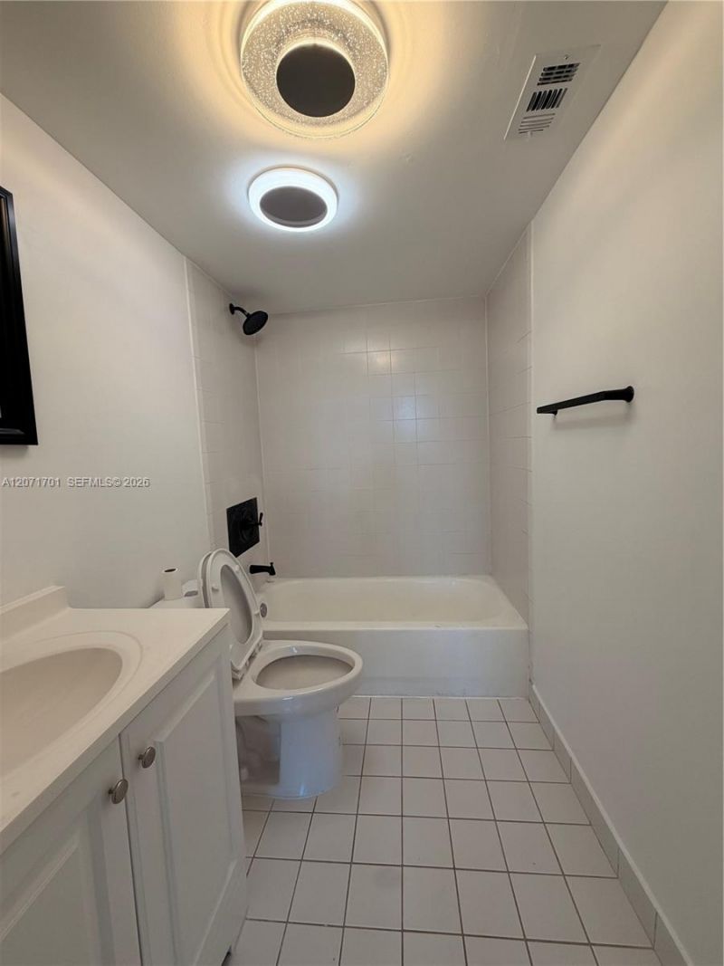 1010 NW 11th St, Unit 507, Miami, FL 33136 Photo