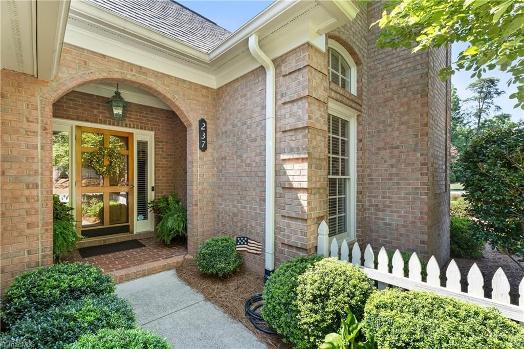 237 Village Green Square, Winston-Salem, NC 27104 Main Photo