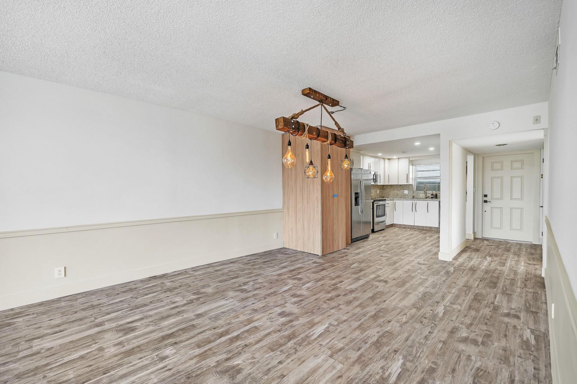 3051 NE 48th Street, Unit 301, Fort Lauderdale, FL 33308 Photo