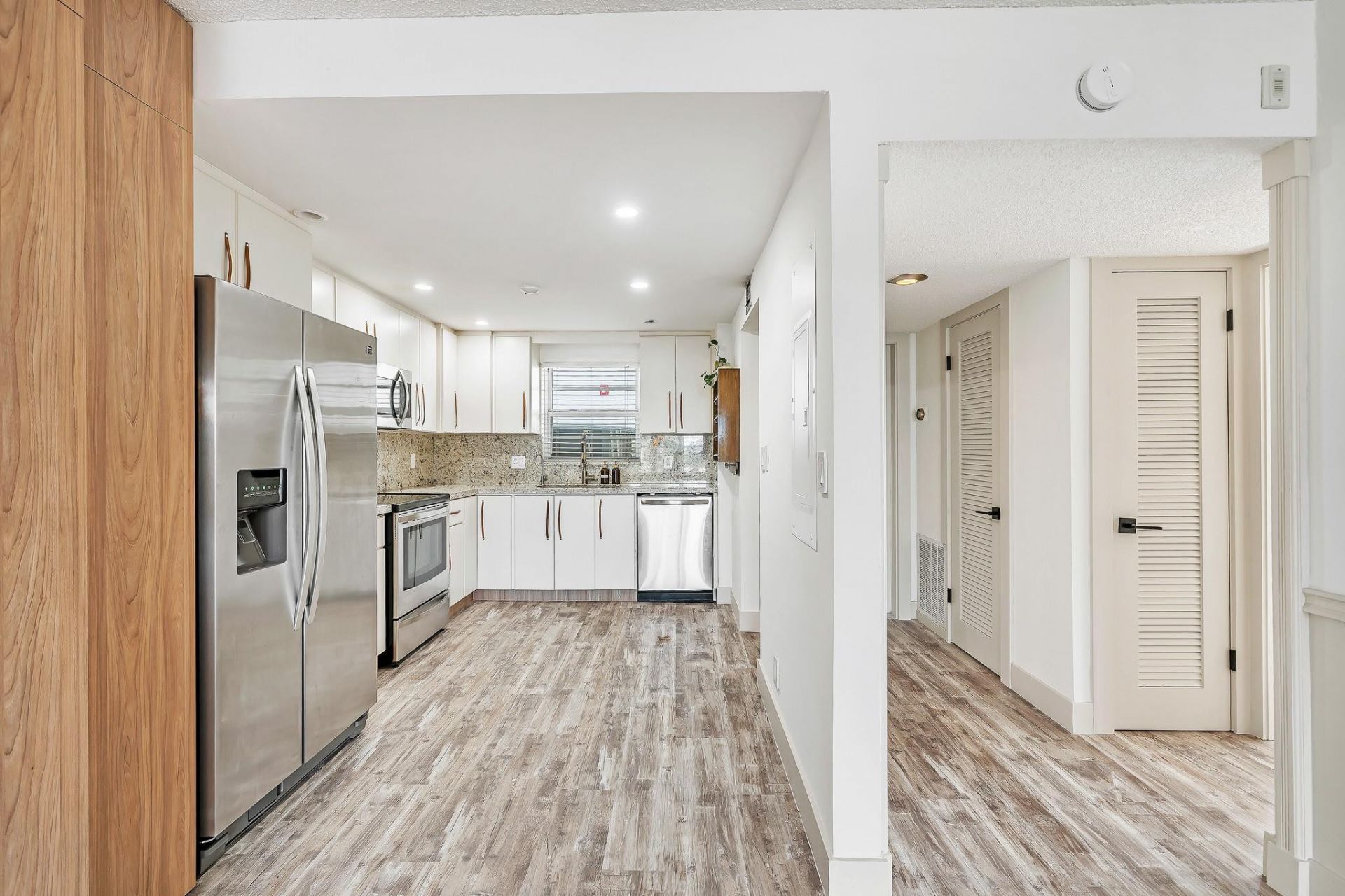 3051 NE 48th Street, Unit 301, Fort Lauderdale, FL 33308 Photo