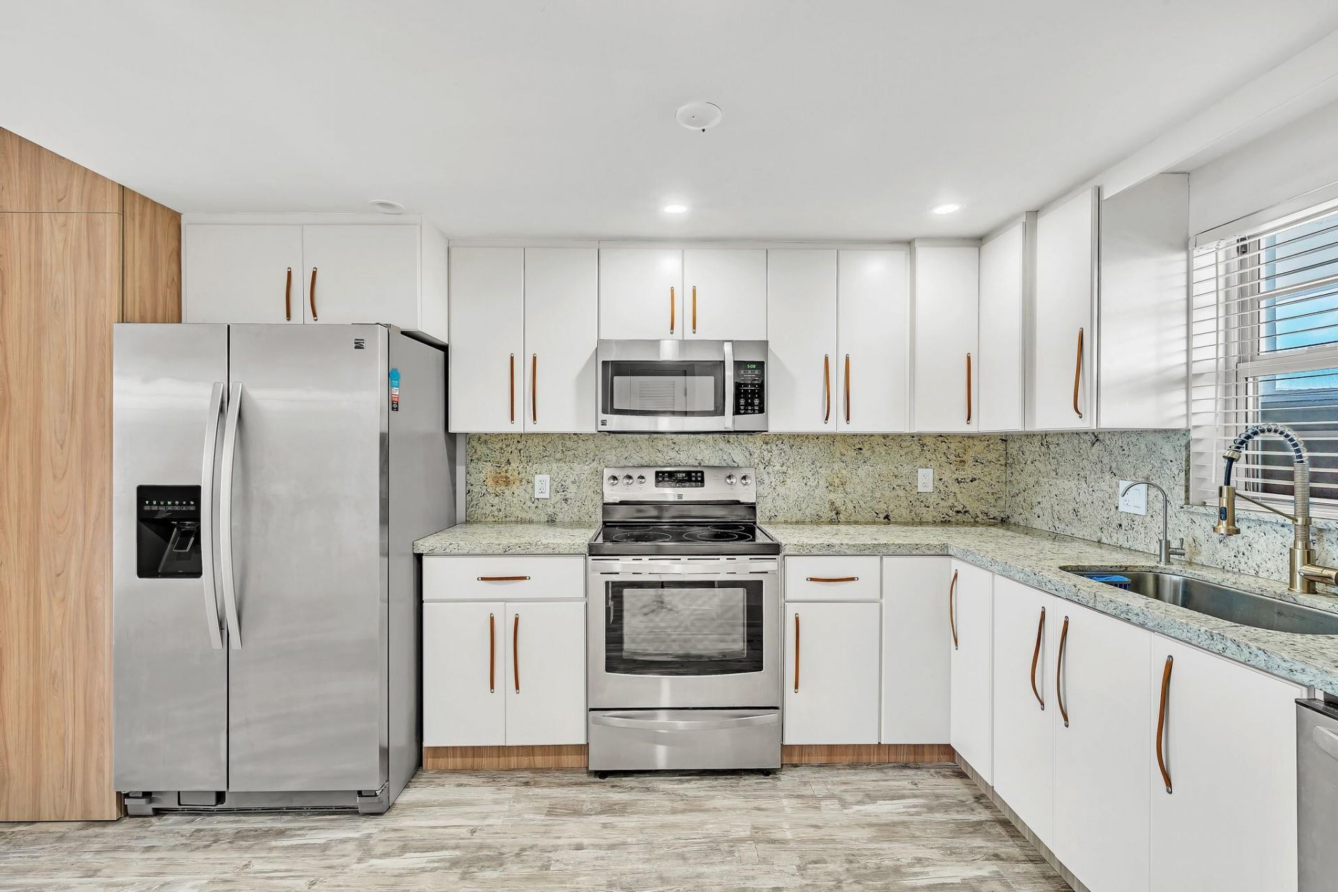 3051 NE 48th Street, Unit 301, Fort Lauderdale, FL 33308 Photo