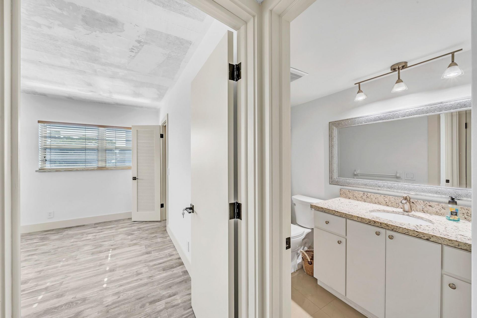 3051 NE 48th Street, Unit 301, Fort Lauderdale, FL 33308 Photo
