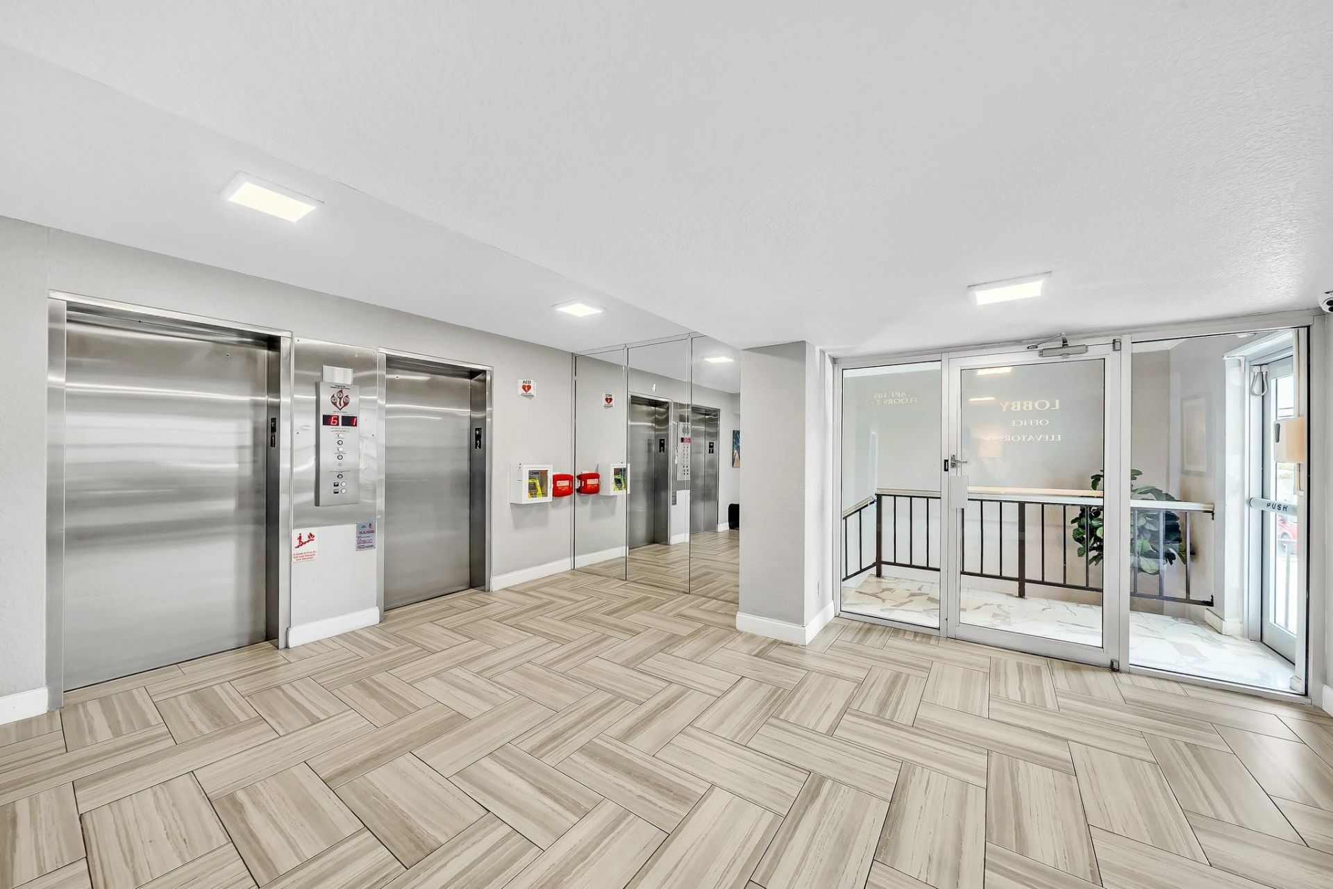 3051 NE 48th Street, Unit 301, Fort Lauderdale, FL 33308 Photo
