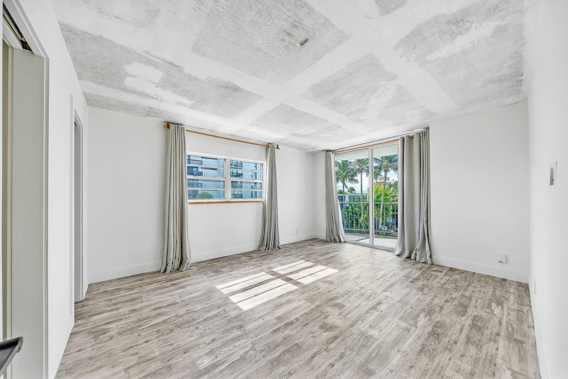 3051 NE 48th Street, Unit 301, Fort Lauderdale, FL 33308 Photo