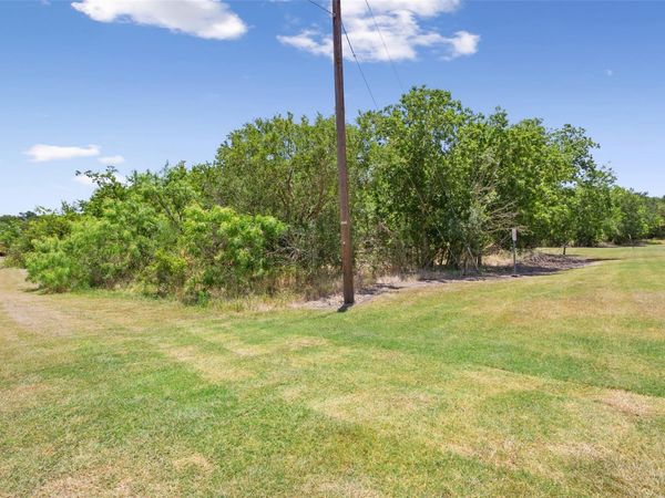 24485 E Avenue C, Buckholts, TX 76518