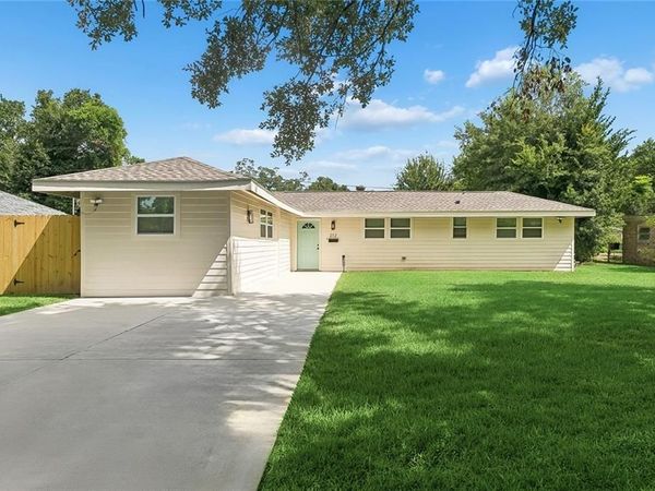 212 BERKLEY Drive , New Orleans, LA 70131