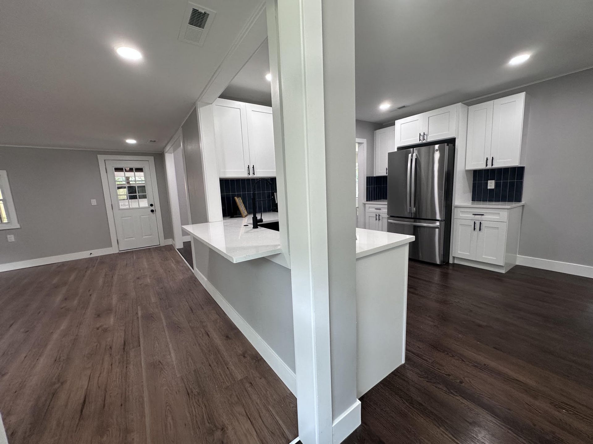 661 Wantoot Boulevard Photo 8