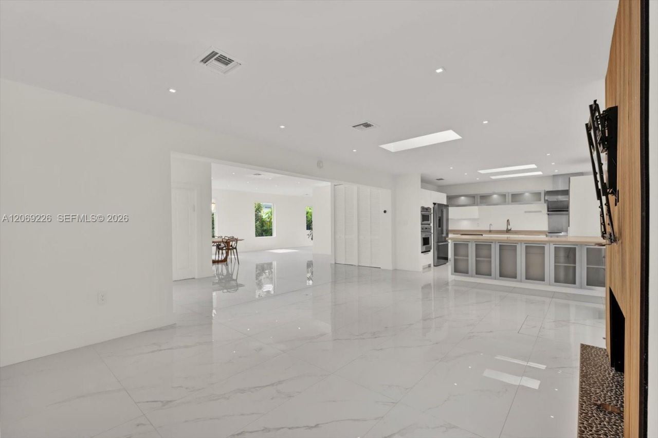 1777 Daytonia Rd , Miami Beach, FL 33141 Photo