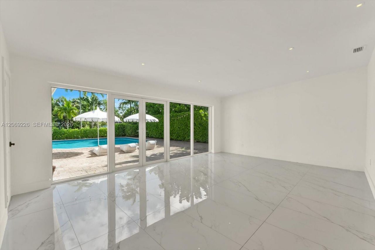 1777 Daytonia Rd , Miami Beach, FL 33141 Photo