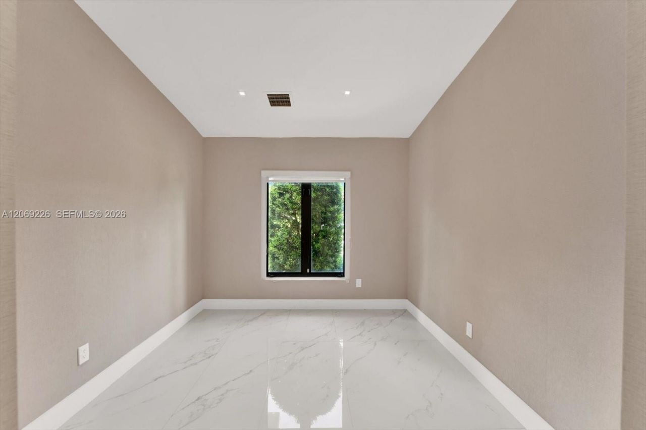 1777 Daytonia Rd , Miami Beach, FL 33141 Photo
