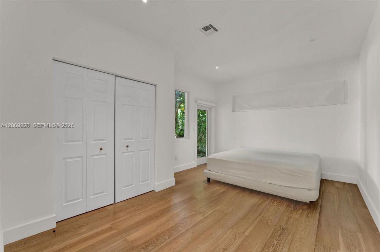 1777 Daytonia Rd , Miami Beach, FL 33141 Photo