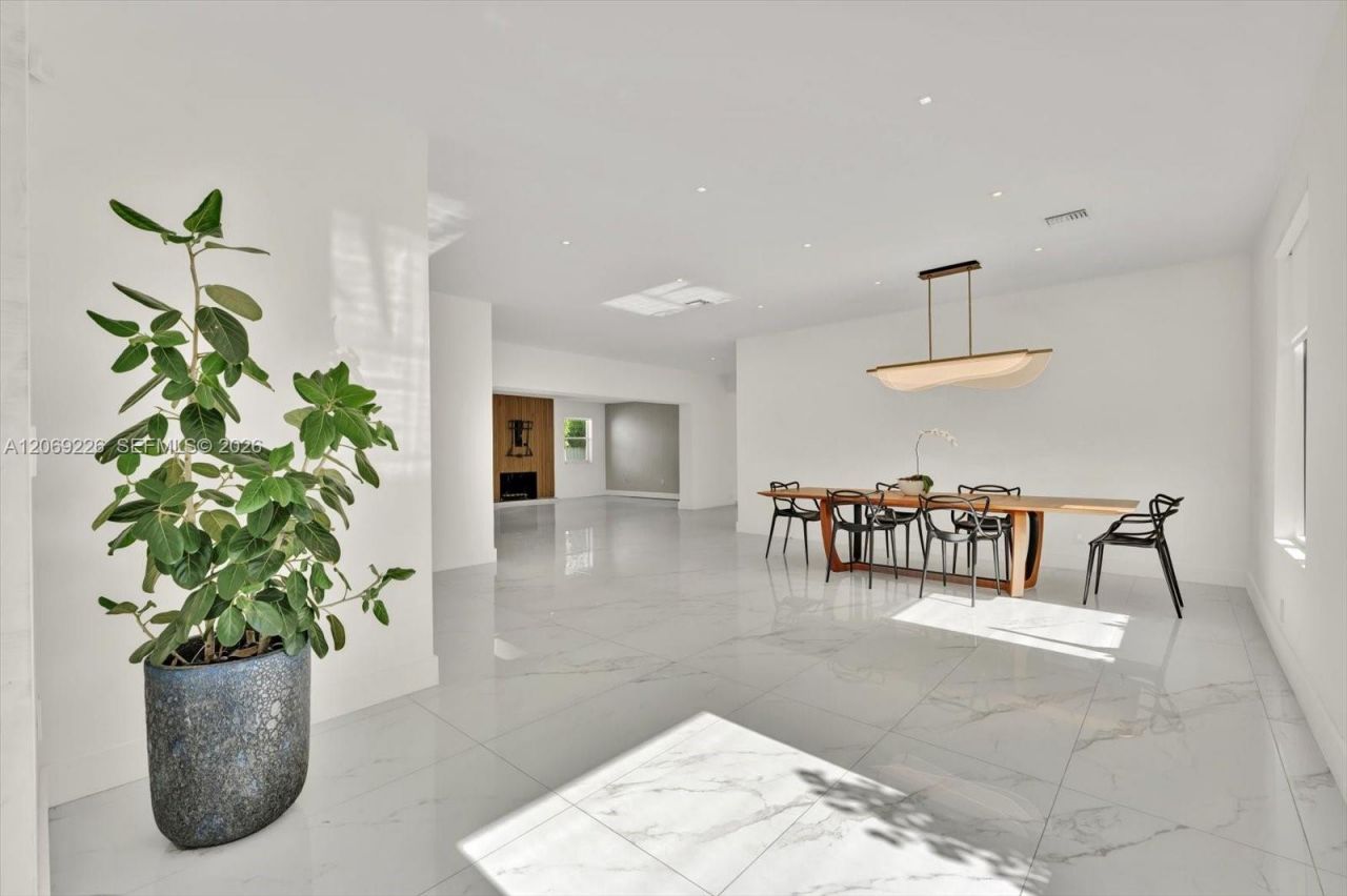 1777 Daytonia Rd , Miami Beach, FL 33141 Photo