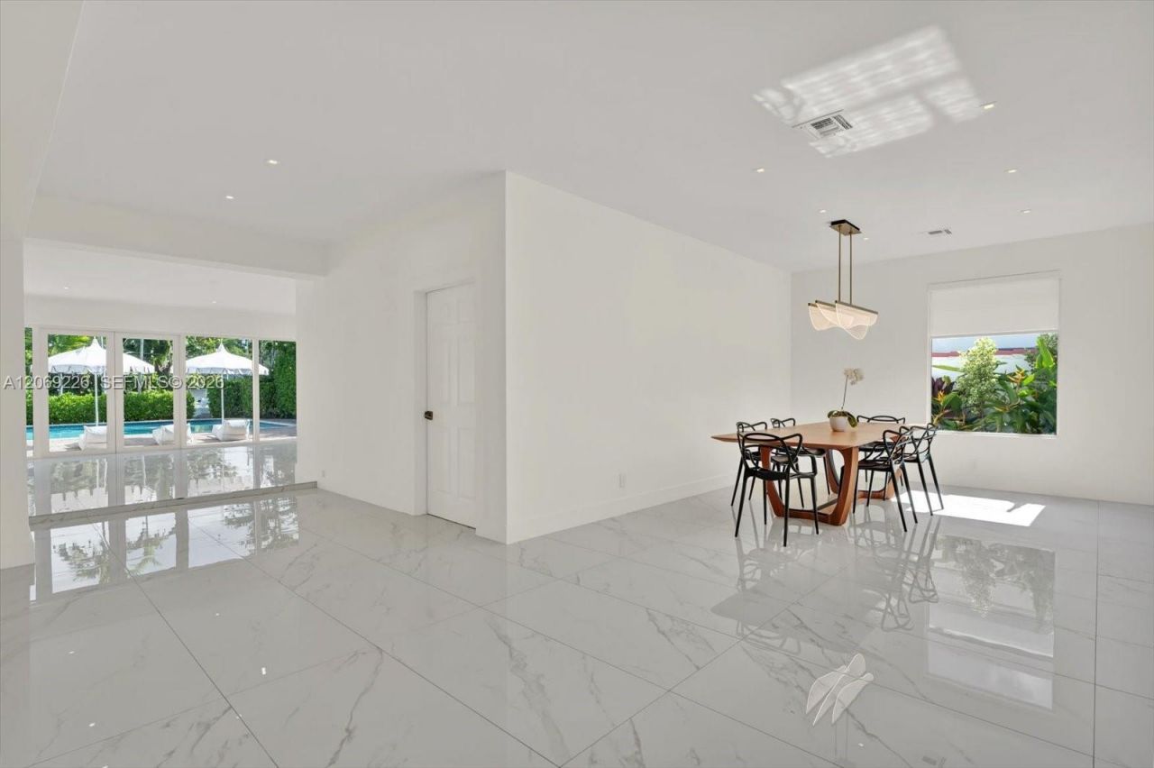 1777 Daytonia Rd , Miami Beach, FL 33141 Photo