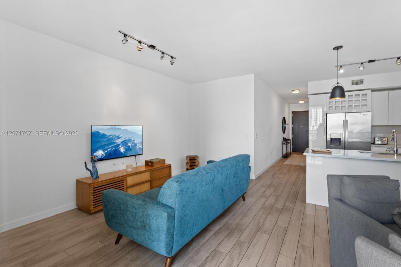 999 SW 1st Ave , Unit 2502, Miami, FL 33130 Photo