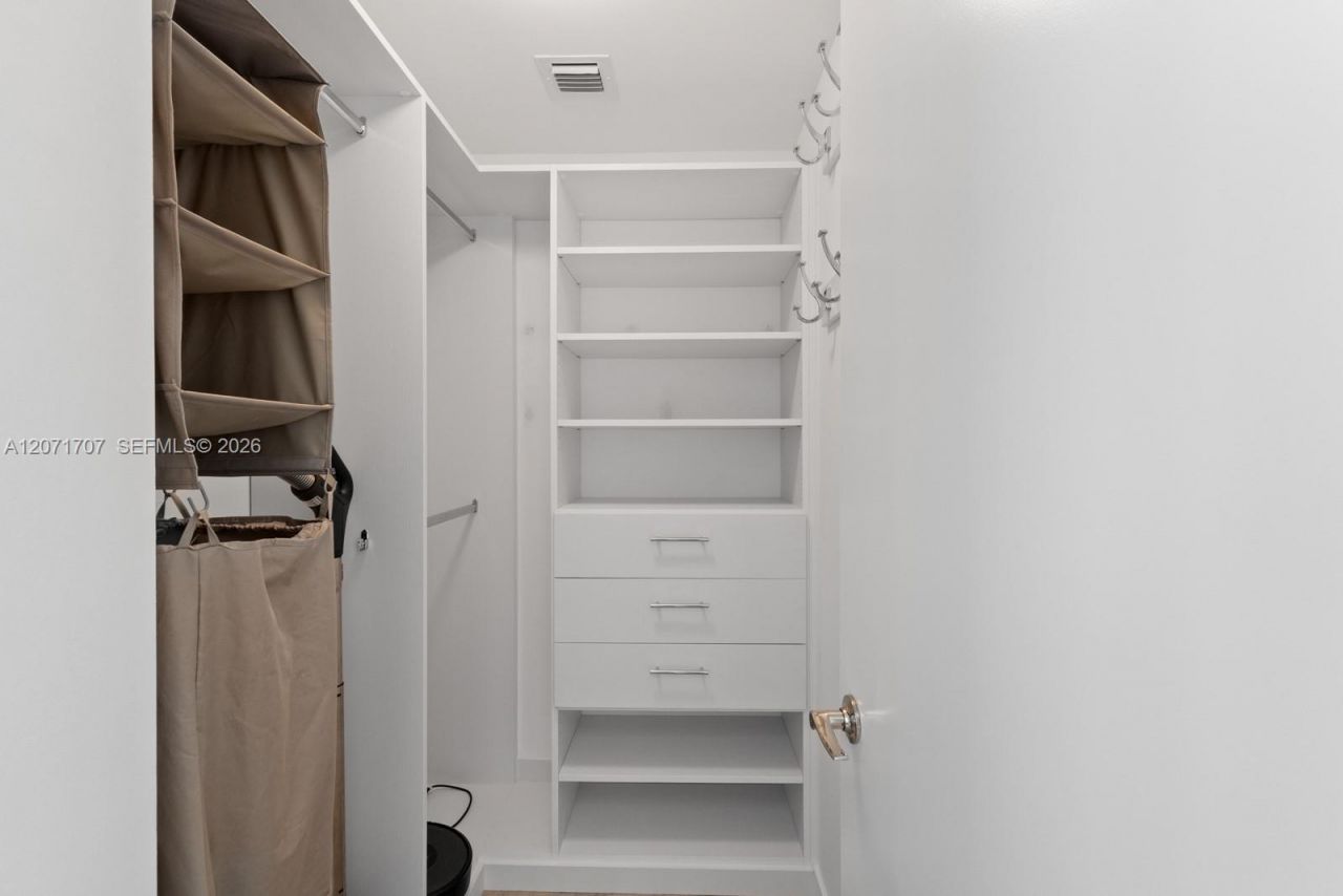 999 SW 1st Ave , Unit 2502, Miami, FL 33130 Photo
