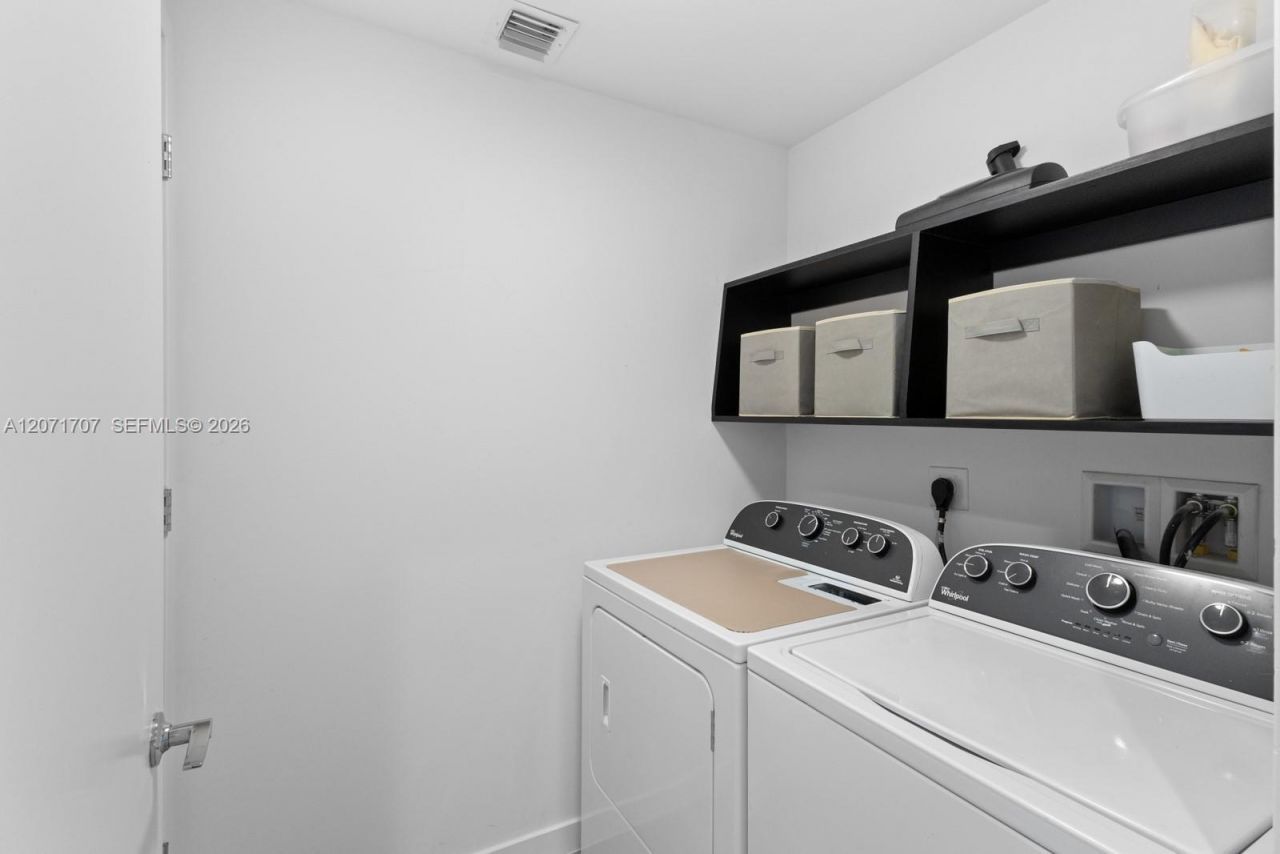 999 SW 1st Ave , Unit 2502, Miami, FL 33130 Photo