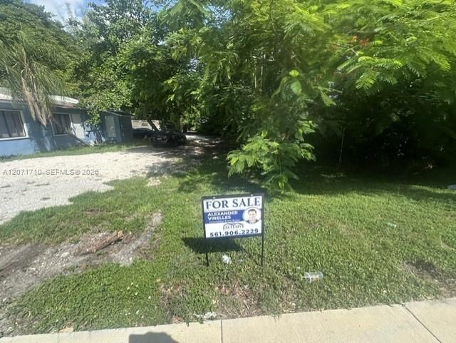 12040 W Dixie Hwy , North Miami, FL 33161 Photo