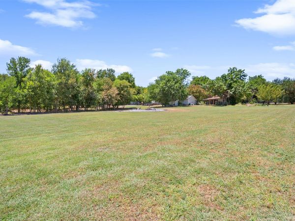 22712 N 12th ST, Buckholts, TX 76518