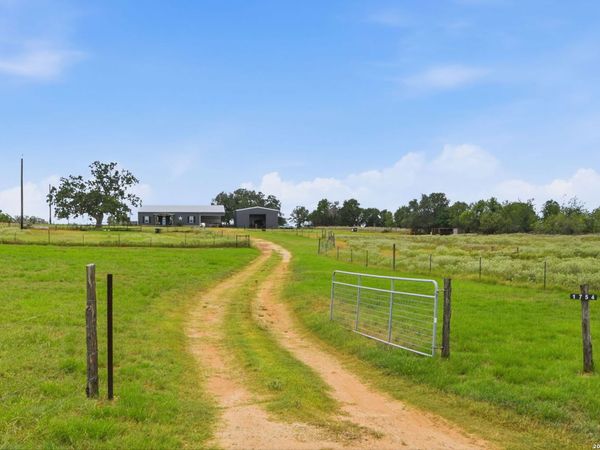 1754 County Road 467, Stockdale, TX 78160