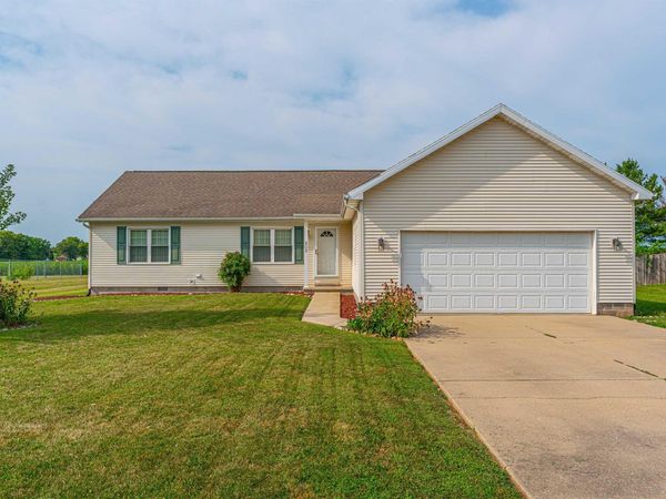 809 W MONROE Street, Athens, IL 62613