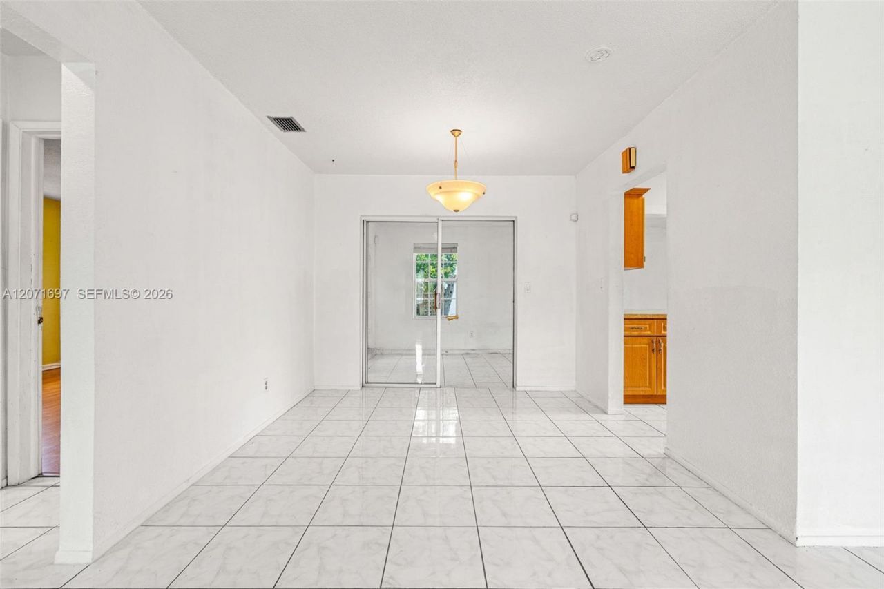 4700 NW 41st Pl, Lauderdale Lakes, FL 33319 Photo