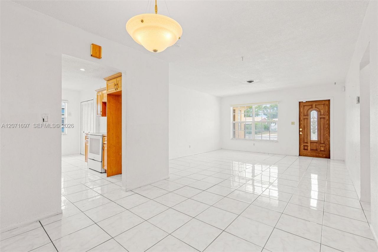 4700 NW 41st Pl, Lauderdale Lakes, FL 33319 Photo