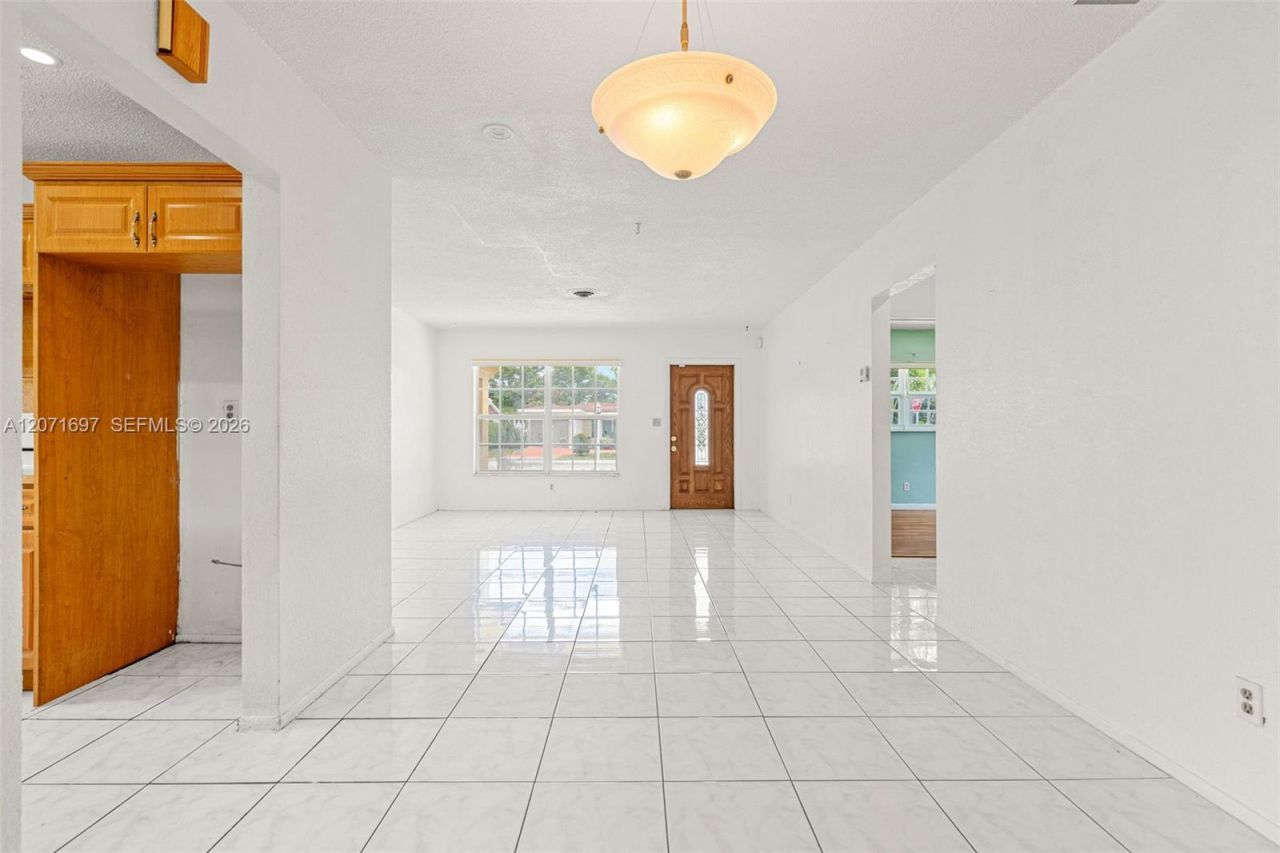 4700 NW 41st Pl, Lauderdale Lakes, FL 33319 Photo