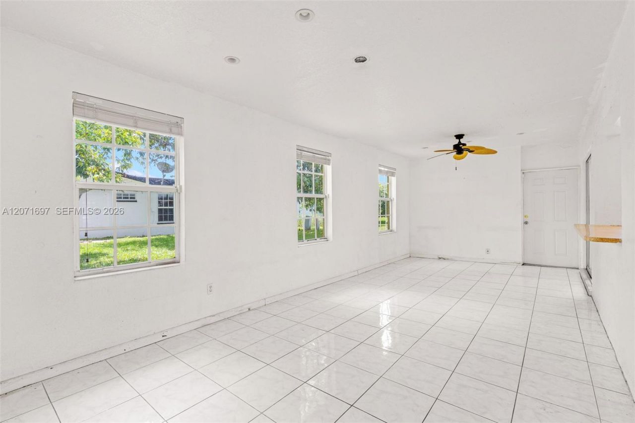 4700 NW 41st Pl, Lauderdale Lakes, FL 33319 Photo