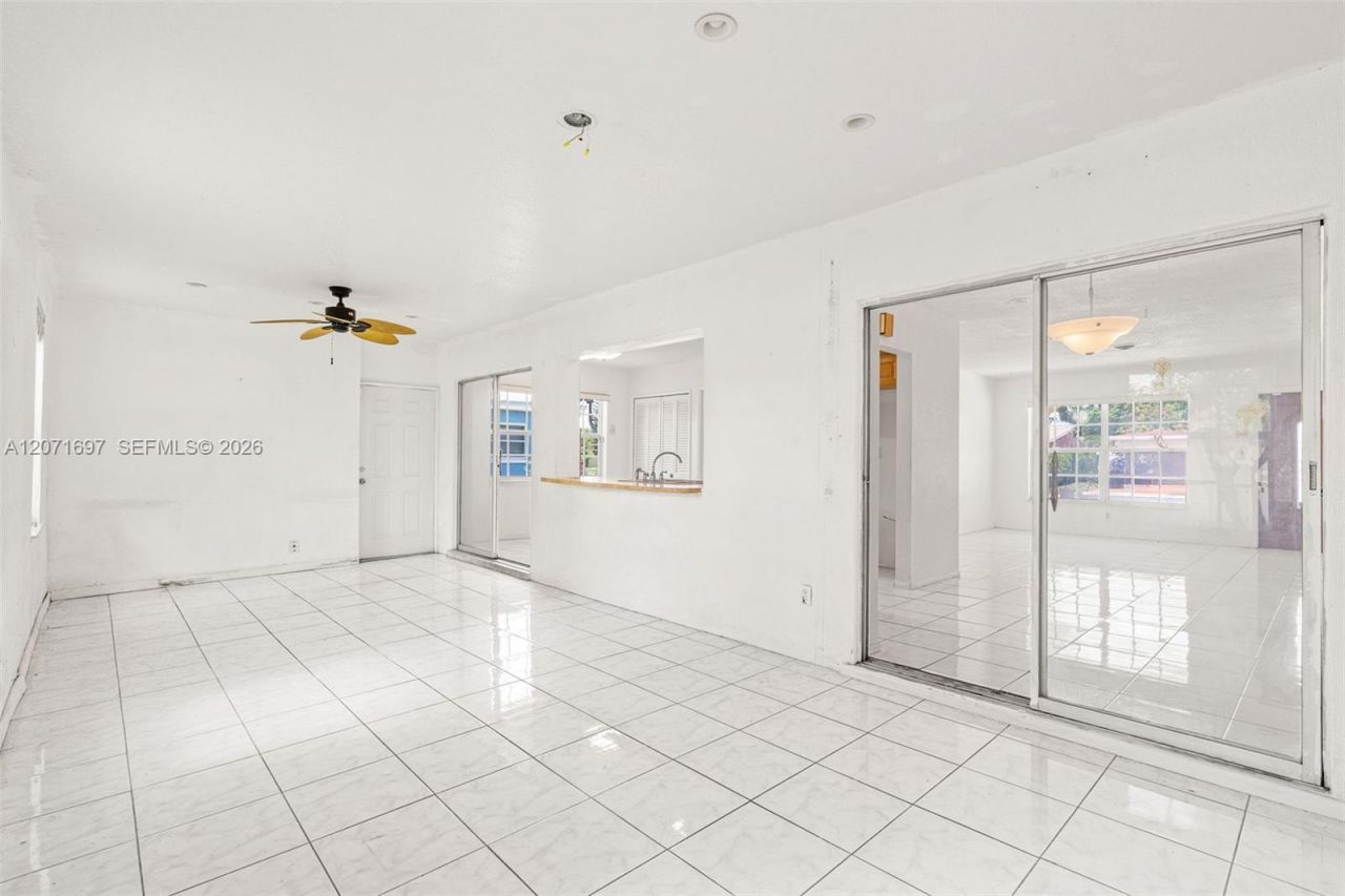4700 NW 41st Pl, Lauderdale Lakes, FL 33319 Photo