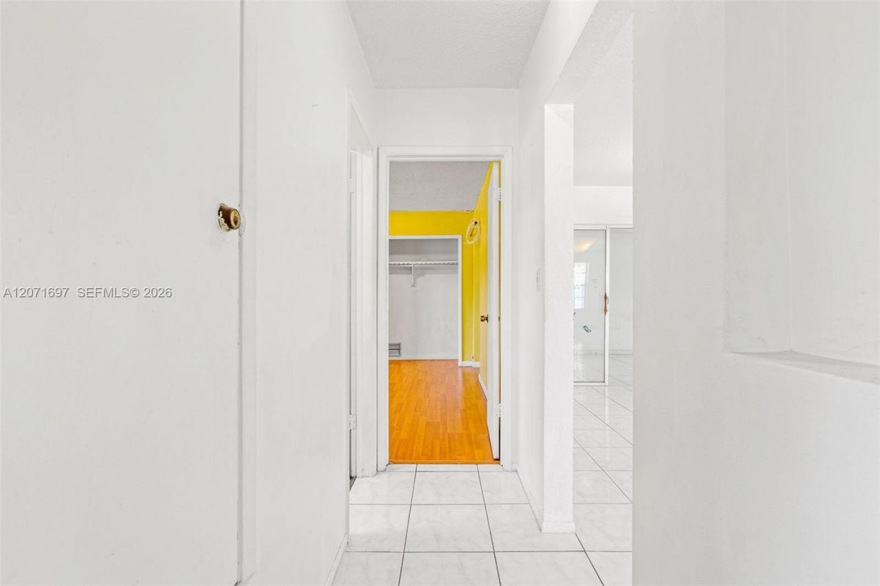 4700 NW 41st Pl, Lauderdale Lakes, FL 33319 Photo
