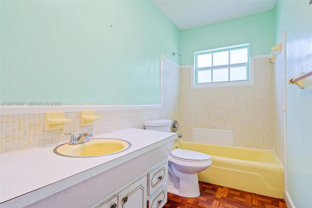 4700 NW 41st Pl, Lauderdale Lakes, FL 33319 Photo