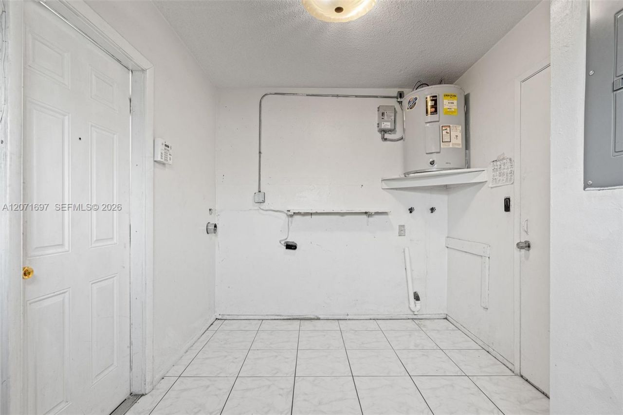 4700 NW 41st Pl, Lauderdale Lakes, FL 33319 Photo
