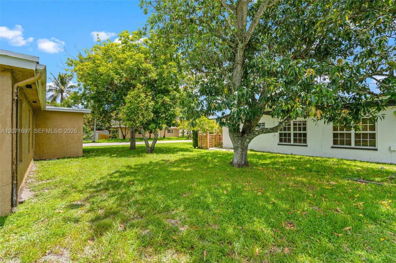 4700 NW 41st Pl, Lauderdale Lakes, FL 33319 Photo