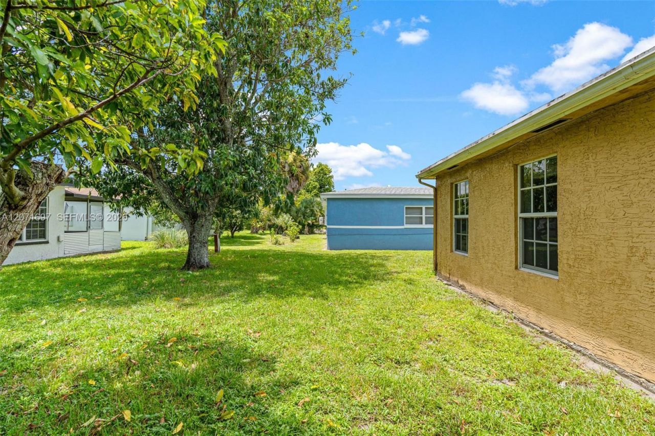 4700 NW 41st Pl, Lauderdale Lakes, FL 33319 Photo