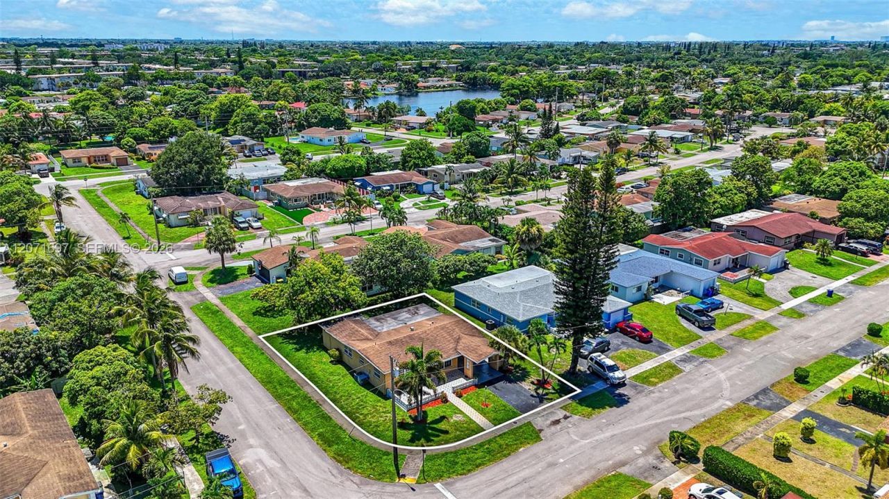 4700 NW 41st Pl, Lauderdale Lakes, FL 33319 Photo
