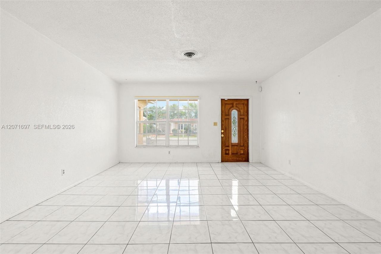 4700 NW 41st Pl, Lauderdale Lakes, FL 33319 Photo