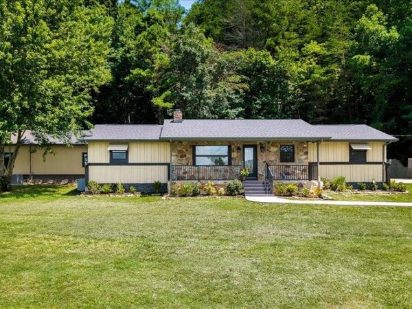 9815 E Brainerd Road , Ooltewah, TN 37363