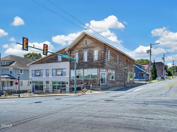 100 S Main Street , Moscow, PA 18444