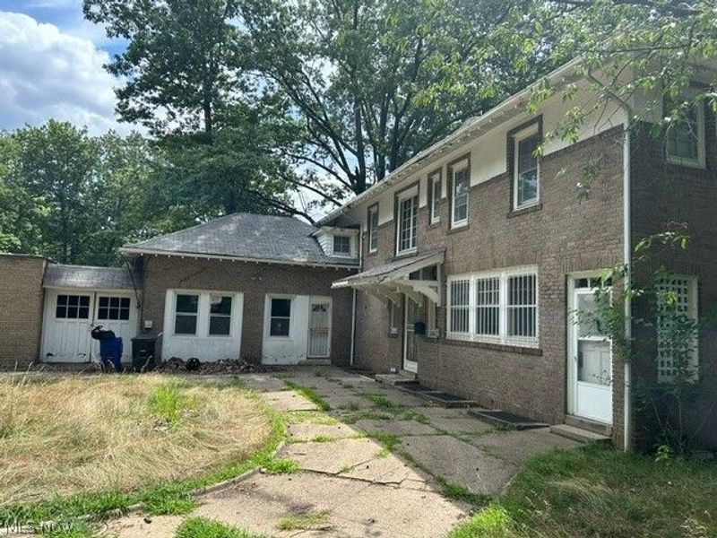 1229 East Boulevard, Cleveland Heights, OH 44108 Photo 3