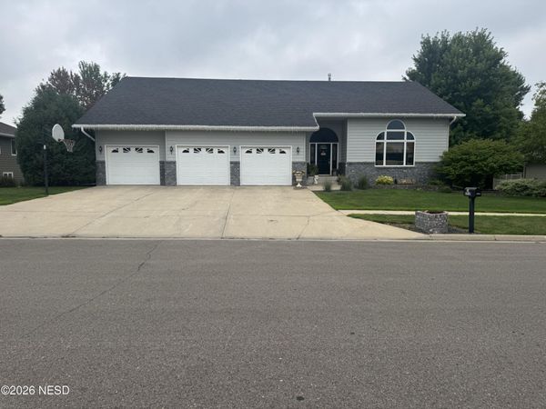 1416 12TH AVENUE NE, Watertown, SD 57201
