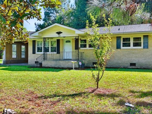 552 Everett Springs Road SW, Calhoun, GA 30701